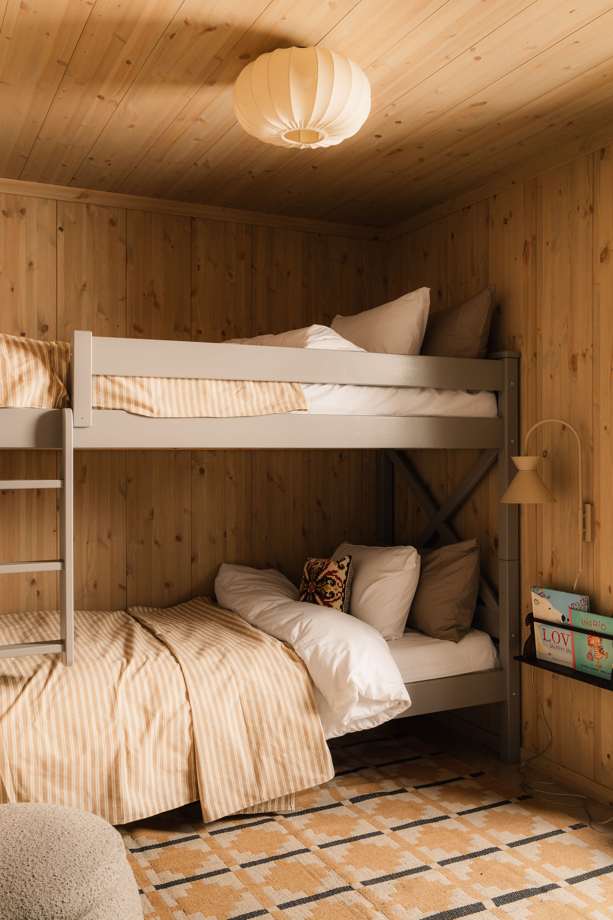 Slaapkamer met stapelbed, ideaal voor kinderen